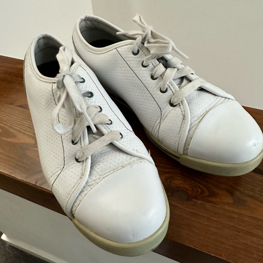 Footjoy leather golf shoes size 7 . EUC